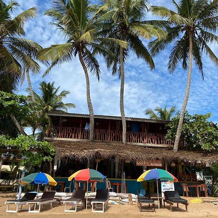 Lucky Sea Beach Hotel Tangalle Esterno foto