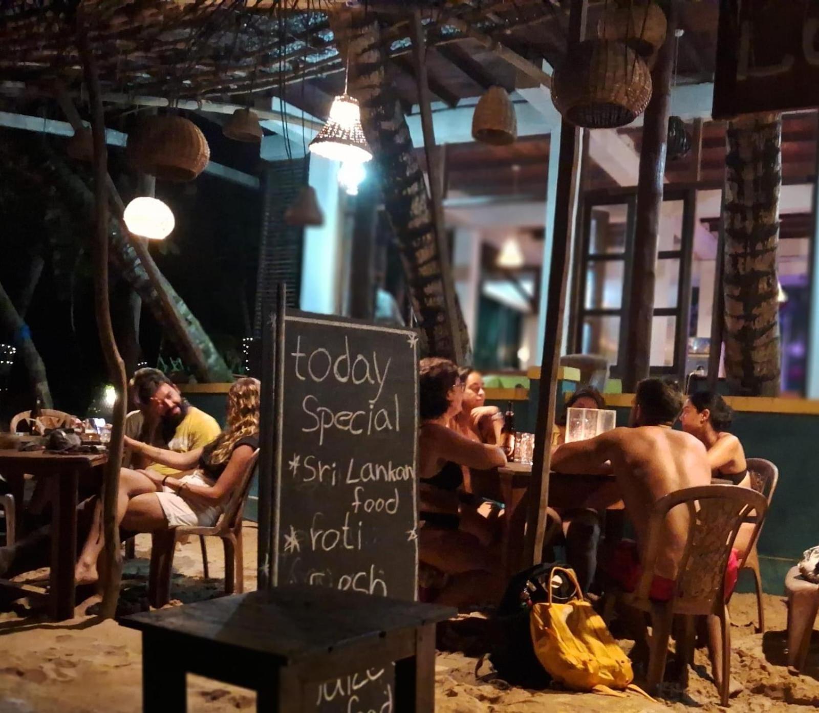 Lucky Sea Beach Hotel Tangalle Esterno foto