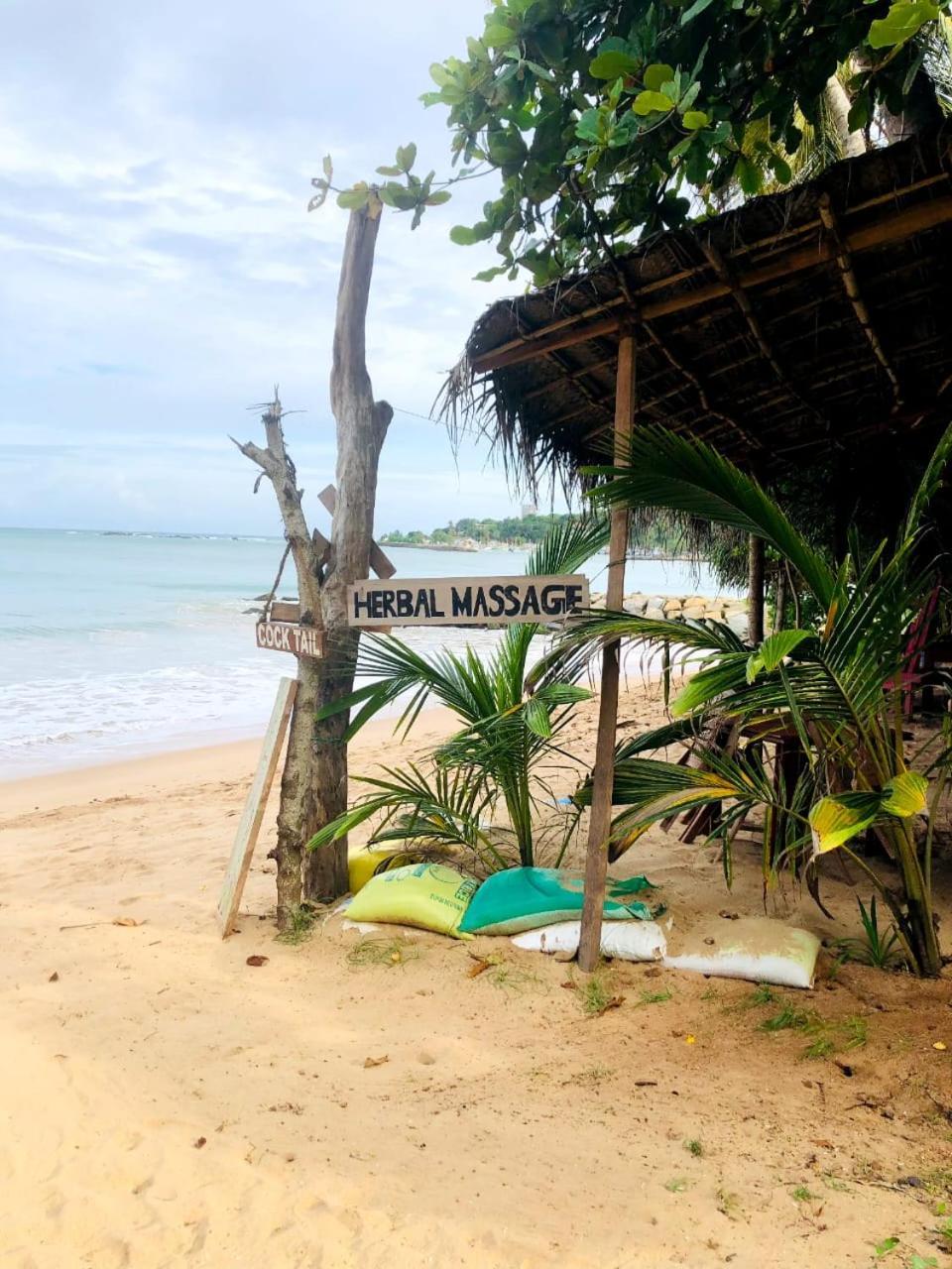 Lucky Sea Beach Hotel Tangalle Esterno foto